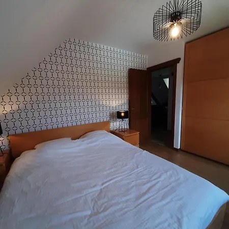 Luxurious With Pool In The Ardennes ヴィラ スタヴロ